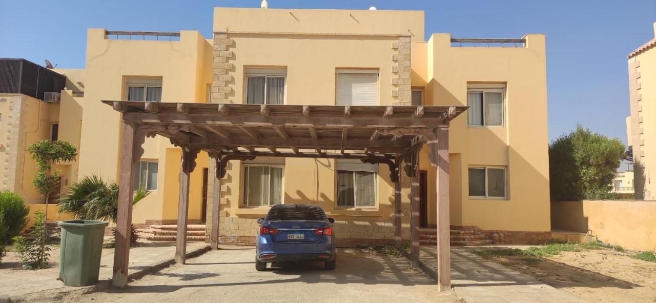 A Sea View Spacious Cheering 5 Bedroom Villa Ain Sokhna "Ain Bay" فيلا كاملة للإيجار قرية العين باي Ain Sukhna Eksteriør bilde