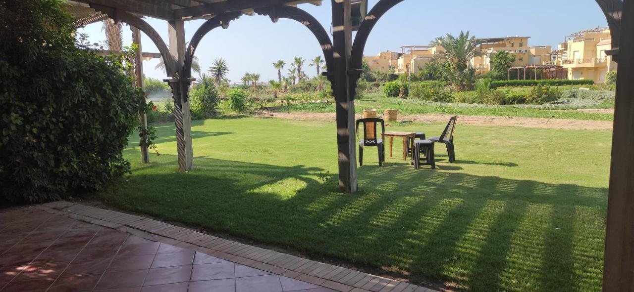 A Sea View Spacious Cheering 5 Bedroom Villa Ain Sokhna "Ain Bay" فيلا كاملة للإيجار قرية العين باي Ain Sukhna Eksteriør bilde