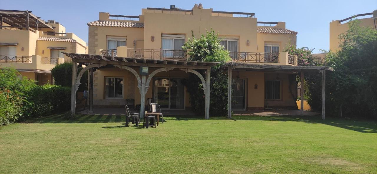 A Sea View Spacious Cheering 5 Bedroom Villa Ain Sokhna "Ain Bay" فيلا كاملة للإيجار قرية العين باي Ain Sukhna Eksteriør bilde