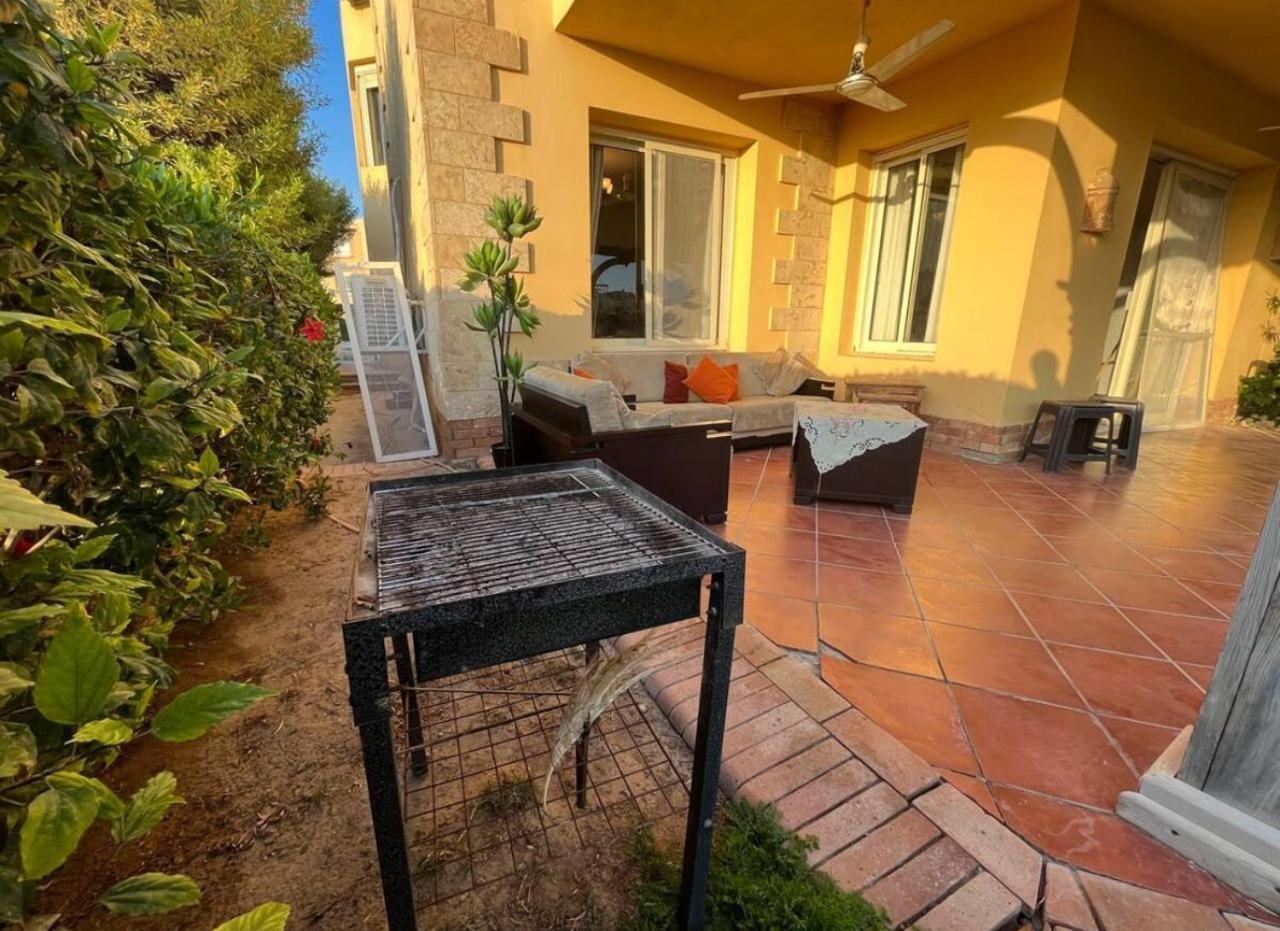 A Sea View Spacious Cheering 5 Bedroom Villa Ain Sokhna "Ain Bay" فيلا كاملة للإيجار قرية العين باي Ain Sukhna Eksteriør bilde