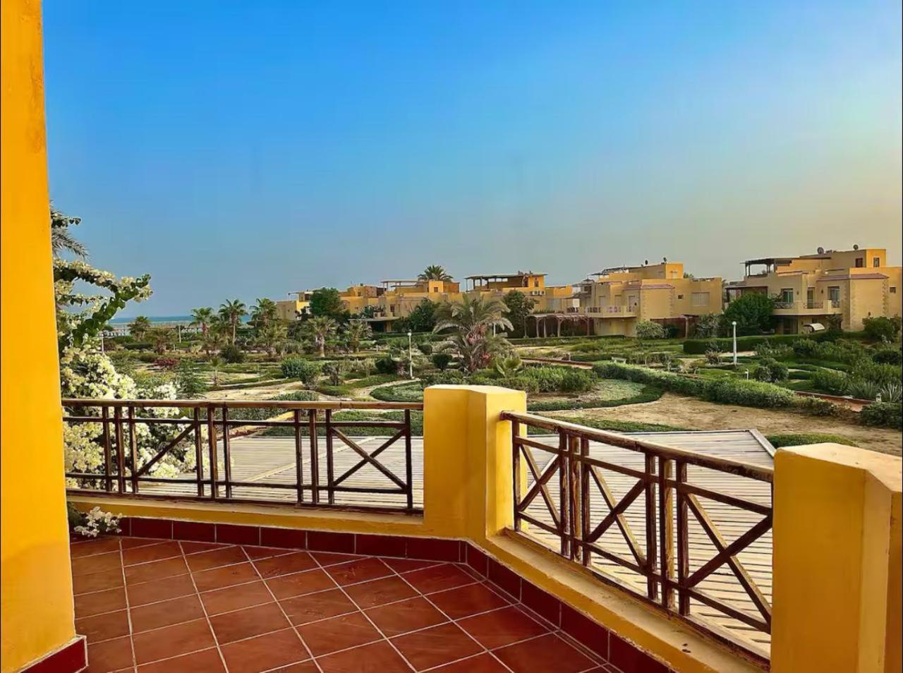 A Sea View Spacious Cheering 5 Bedroom Villa Ain Sokhna "Ain Bay" فيلا كاملة للإيجار قرية العين باي Ain Sukhna Eksteriør bilde