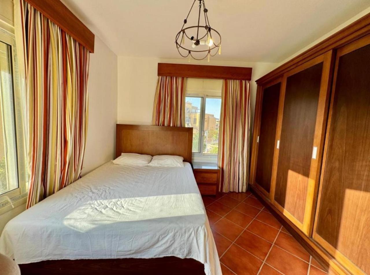 A Sea View Spacious Cheering 5 Bedroom Villa Ain Sokhna "Ain Bay" فيلا كاملة للإيجار قرية العين باي Ain Sukhna Eksteriør bilde
