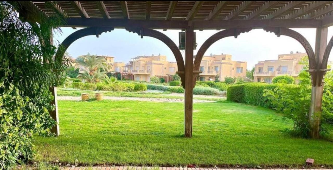 A Sea View Spacious Cheering 5 Bedroom Villa Ain Sokhna "Ain Bay" فيلا كاملة للإيجار قرية العين باي Ain Sukhna Eksteriør bilde
